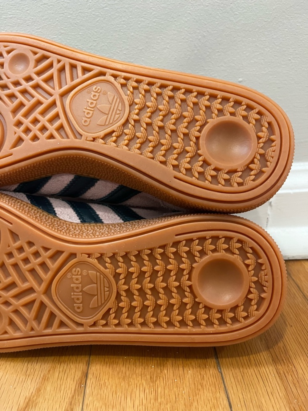 Brand new Adidas Handball Spezial Shoes in Pink /Arctic Night - Picture 8 of 12